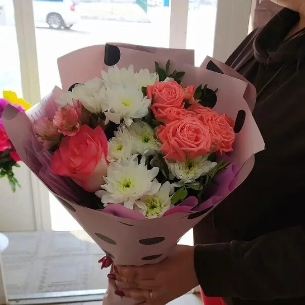 Букеты до 2000. Букет на 700 рублей. Букет за 700 рублей. Красивые недорогие букеты. Букет за 700 рублей.