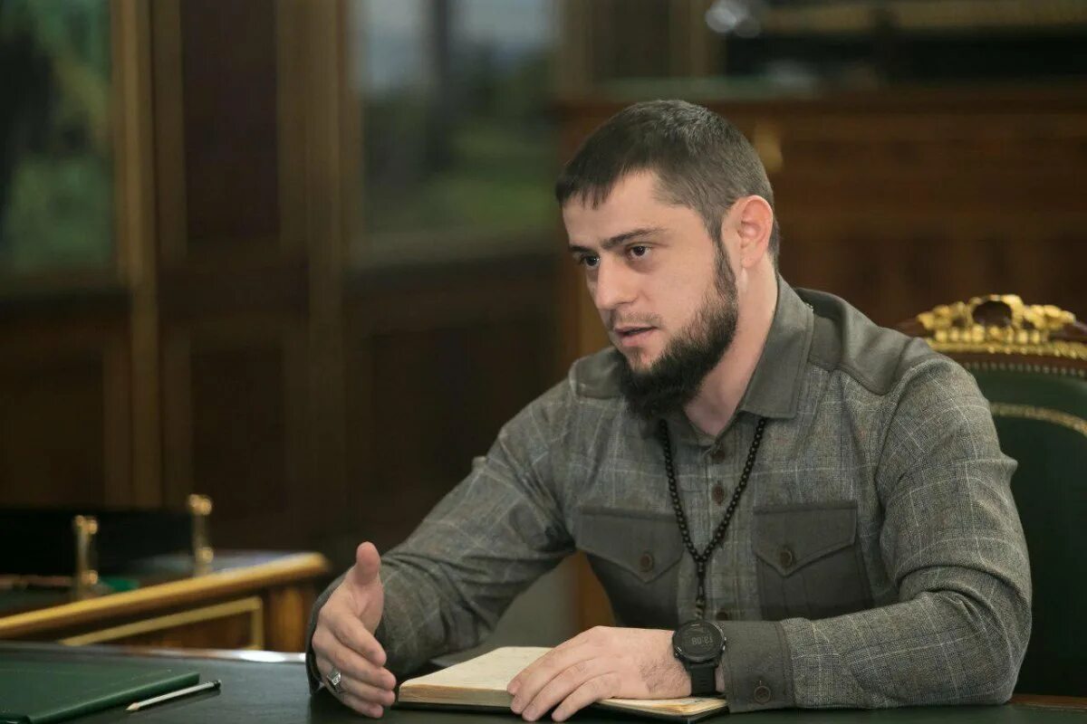 Ахмед дудаев. Дудаев ахмед махмудович. Ахмед дудаев. Ахмед дудаев директор чгтрк грозный. Ахмед дудаев википедия.