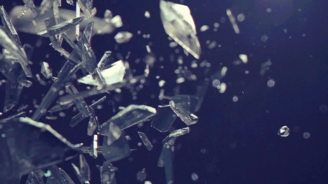 Перемотка осколки. Разбитое стекло. треснутое стекло. осколки стекла. разбитое стекло эстетика.