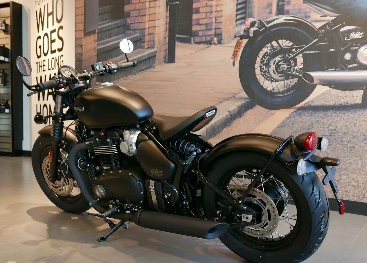 Триумф бобер. Триумф бонневиль боббер. мотоцикл triumph bobber. мотоцикл triumph bonneville bobber. triumph bonneville bobber black.