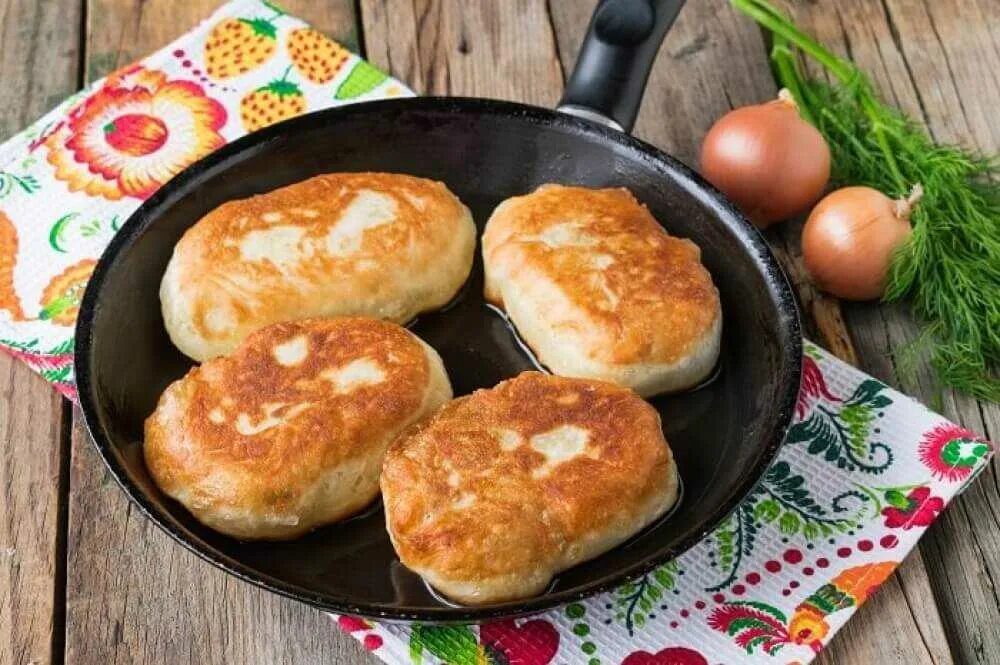 Картофельные пирожки на сковороде рецепт