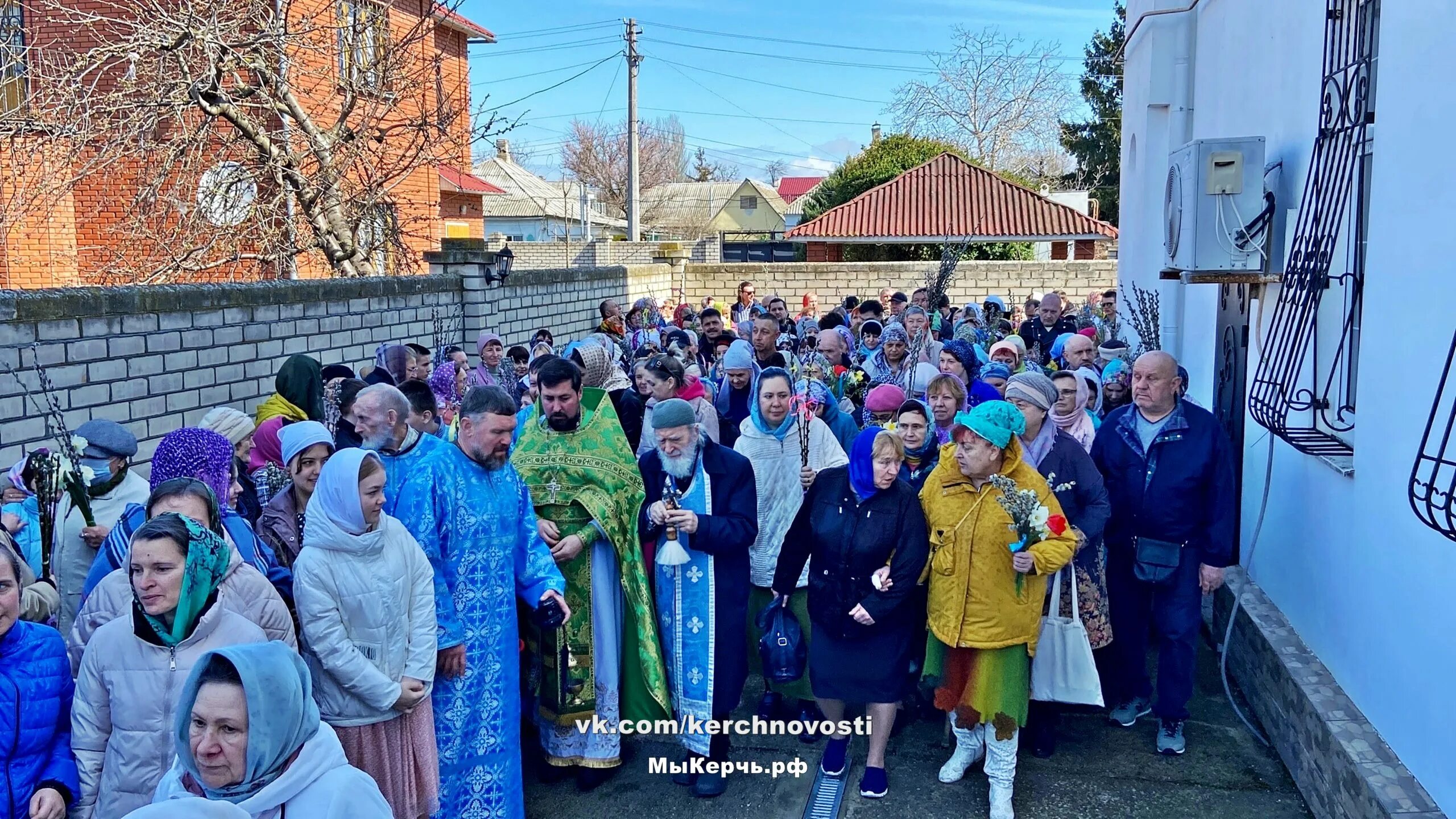 Можно ли посещать кладбище в воскресенье. Освящение Пасхи. Ветки на Вербное воскресенье. Вербное воскресенье Керчь. С Вербным воскресеньем.