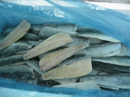 Сельдь соленая в пакете. Селедка норвежская мороженая. Филе сельди замороженное. Можно ли заморозить филе селедки. Селедка магазинная.