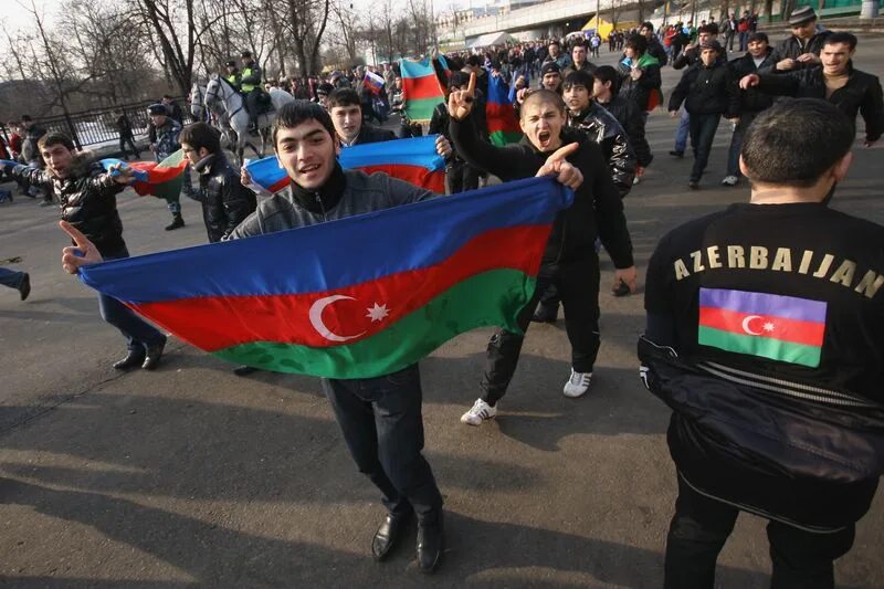 Азербайджанцы в России. Азербайджан чурки. Русский азербайджанец. Азербайджанцы чурки.