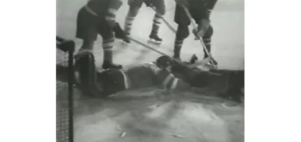Первые минуты нападения на крокус. Хоккей ЧССР 1971 год.