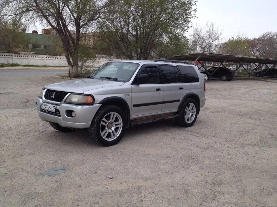 Диски митсубиси паджеро спорт 1. Mitsubishi pajero sport 1g. Montero sport 2. Диски mitsubishi pajero sport 1. Mitsubishi pajero sport 1 колеса.