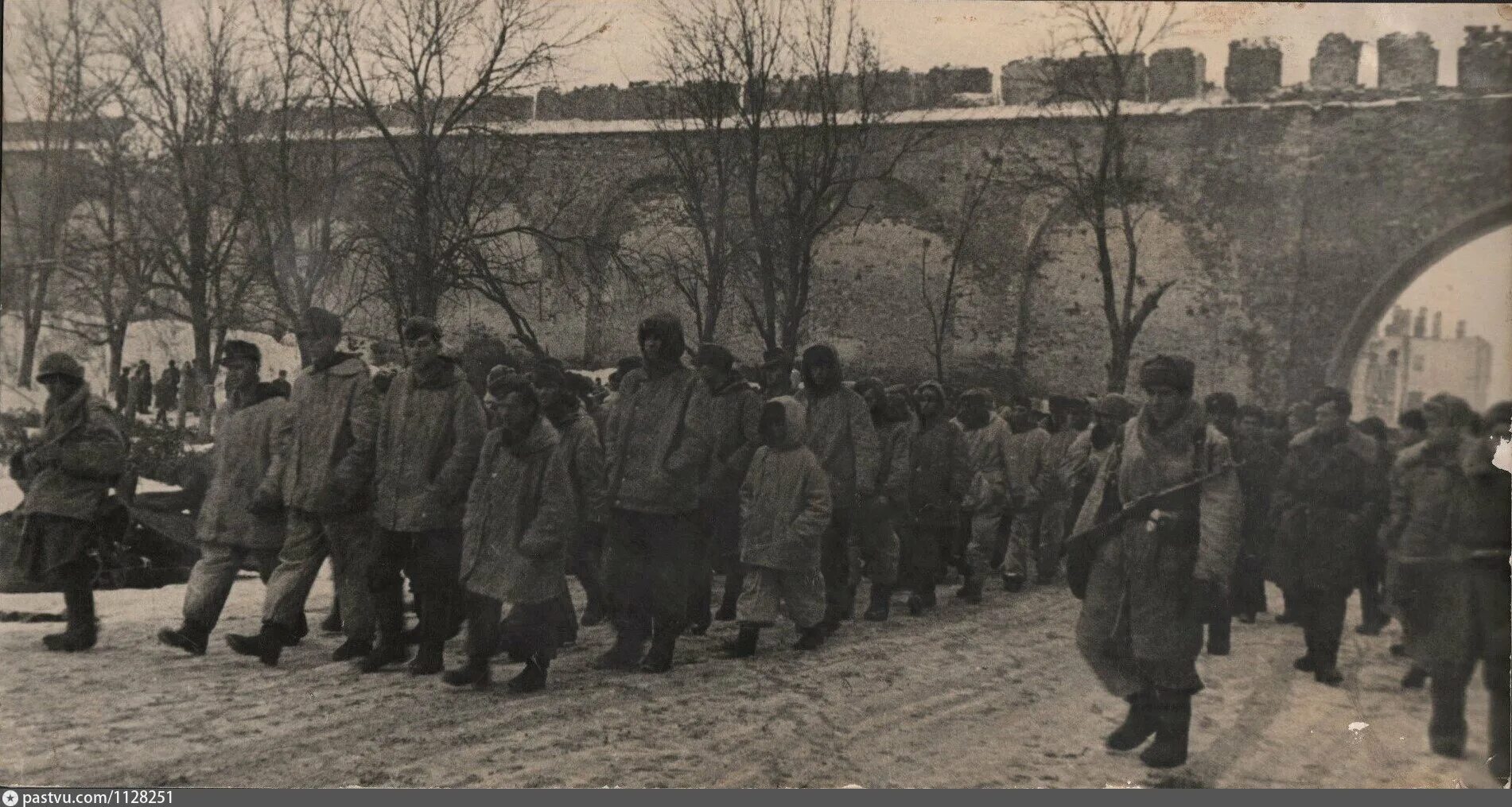 Новгород 1944 год. Освобождение Великого Новгорода 20 января. Освобождение Новгорода 1944. Великий Новгород в годы ВОВ 1941-1945. Освобождение Великого Новгорода от фашистских захватчиков.