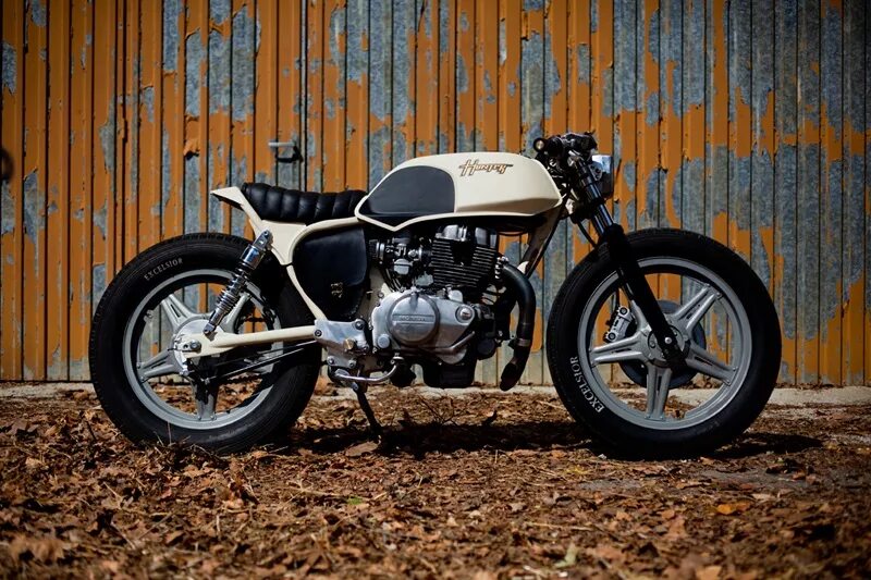 Мотоцикл hunter 250. Cafe Racer cb250. Honda cb250 Custom. Honda CB 250. Кафе рейсер Honda cb250.