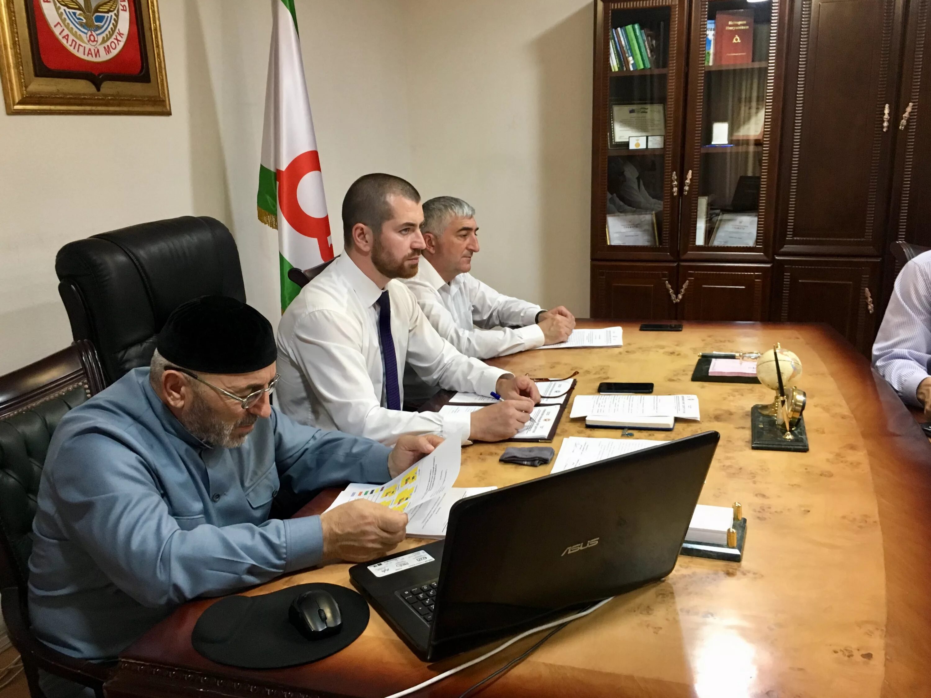 депутат ингушетии. депутат ингушетии. якуб белхароев. депутат ингушетии молодой гадиев ислам. депутат республики ингушетия ислам геланиевич.