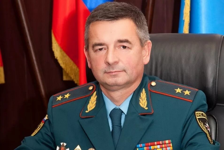 Генерал лейтенант МЧС России. Генерал Дежкин МЧС.