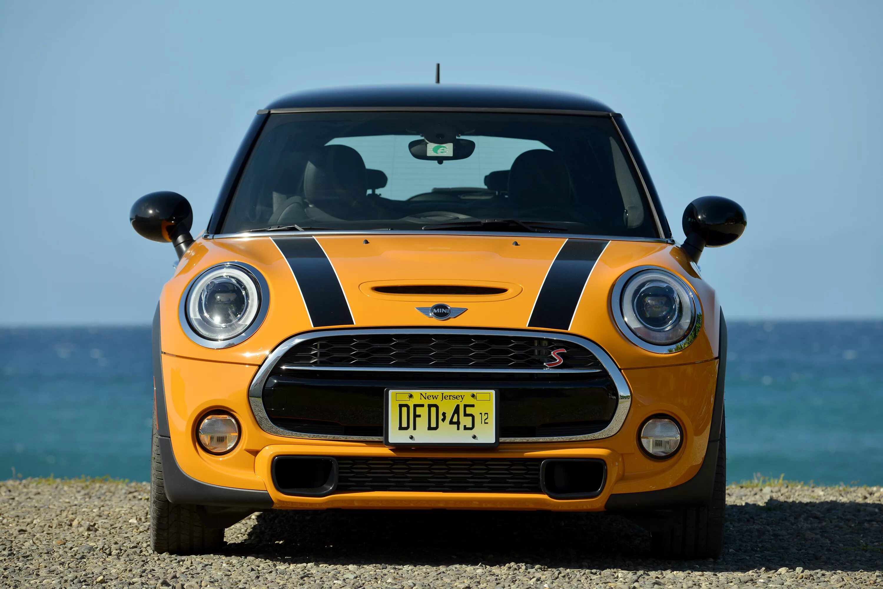 Включи мини машина. Mini Cooper f56. Mini Cooper f56 2014. Мини Купер s f56. Mini Cooper f56 s USA.