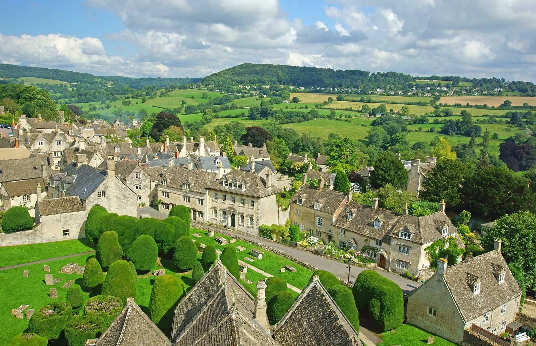 Villages england. Графство Глостершир Великобритания. Котсволдс Англия деревня. Котсуолд Хилс Англия. Котсуолдские холмы, Англия.