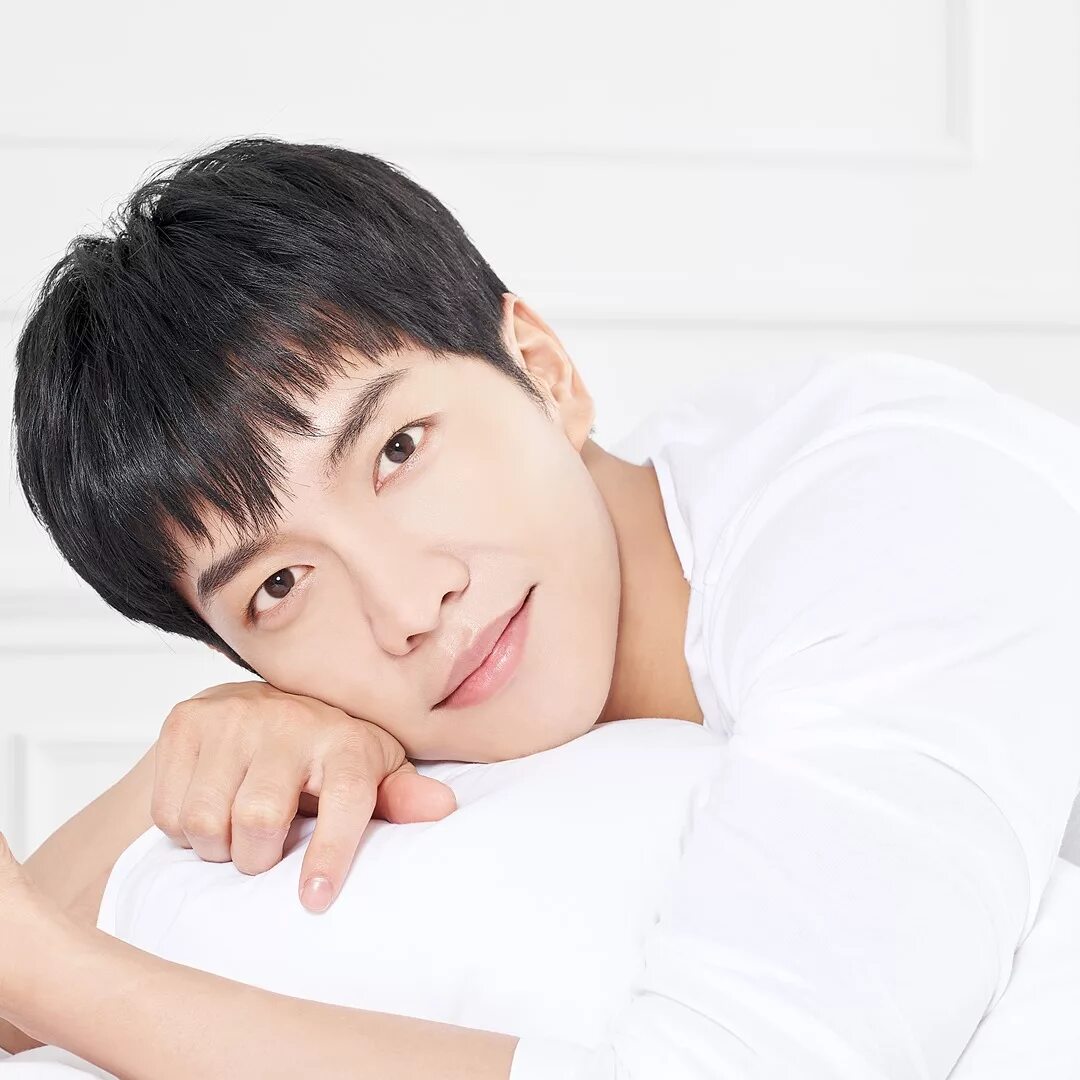 Ли сын ги фото. Ли сын ги фото. Ли сын ги 2020. Ли сын ги 2020. Ли сын ги 2020.