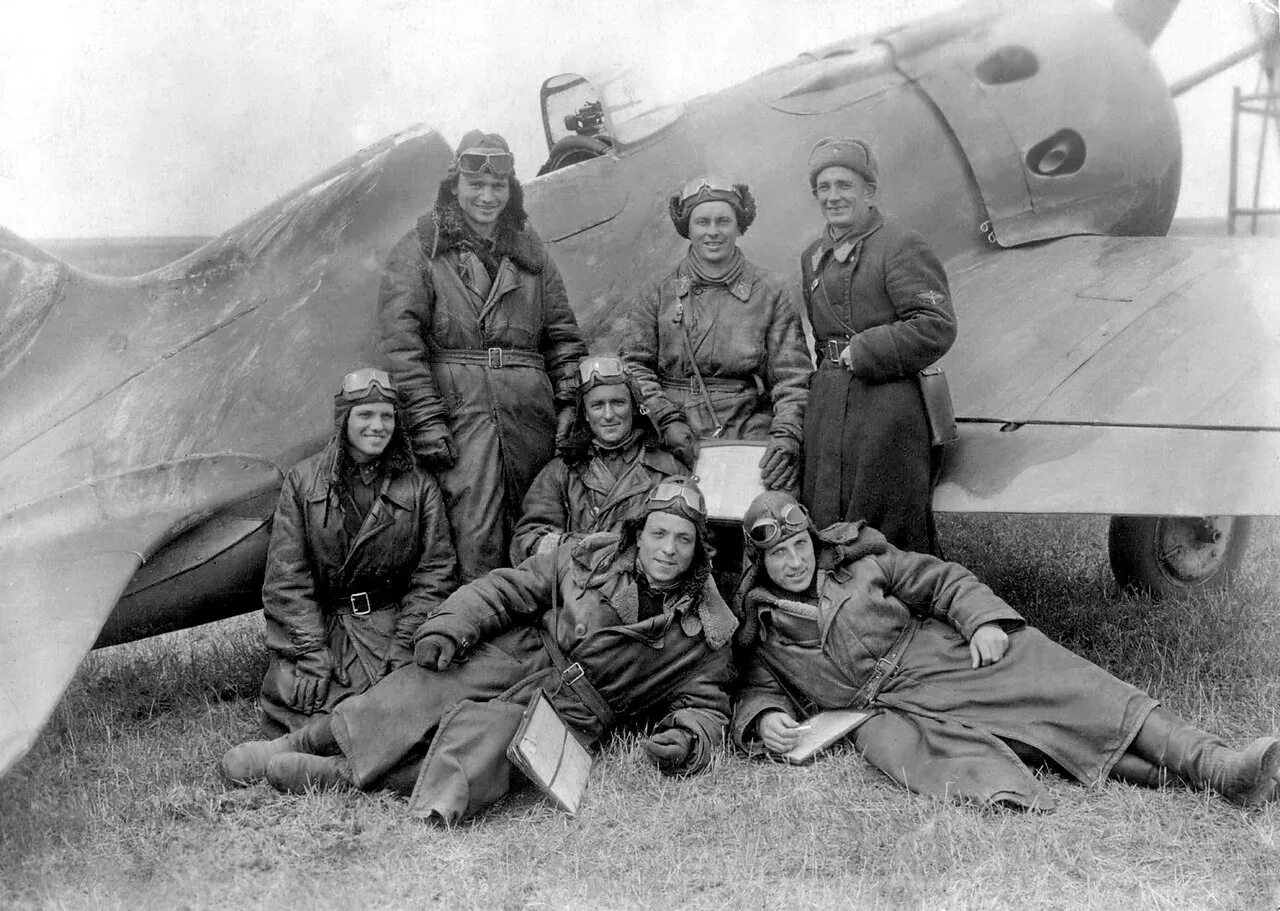 Список советских летчиков. Иван кожедуб летчик. Покрышкин иван иванович герой великой отечественной войны. Пилоты ссср вов герои советского союза. Семён трофимович бычков.