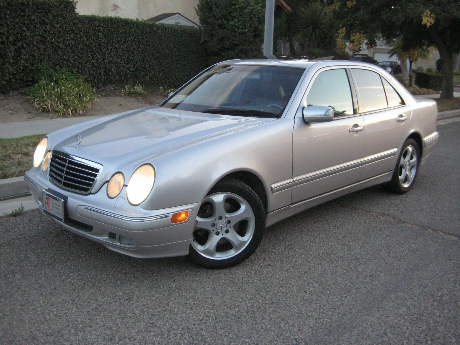 Мерседес 2002 г. Mercedes Benz e320 2002. Мерседес е 2002. Мерседес Бенц е320 2002. Мерседес е 430 2002.