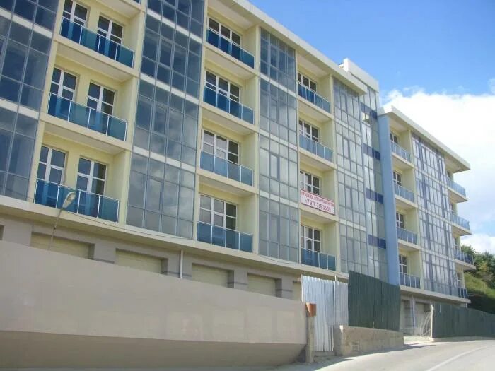 Грин хаус судак. Сугдея апартаменты ул гагарина 60 судак. Отель в судаке голден плаза. Судак апарты. Гагарина 60.