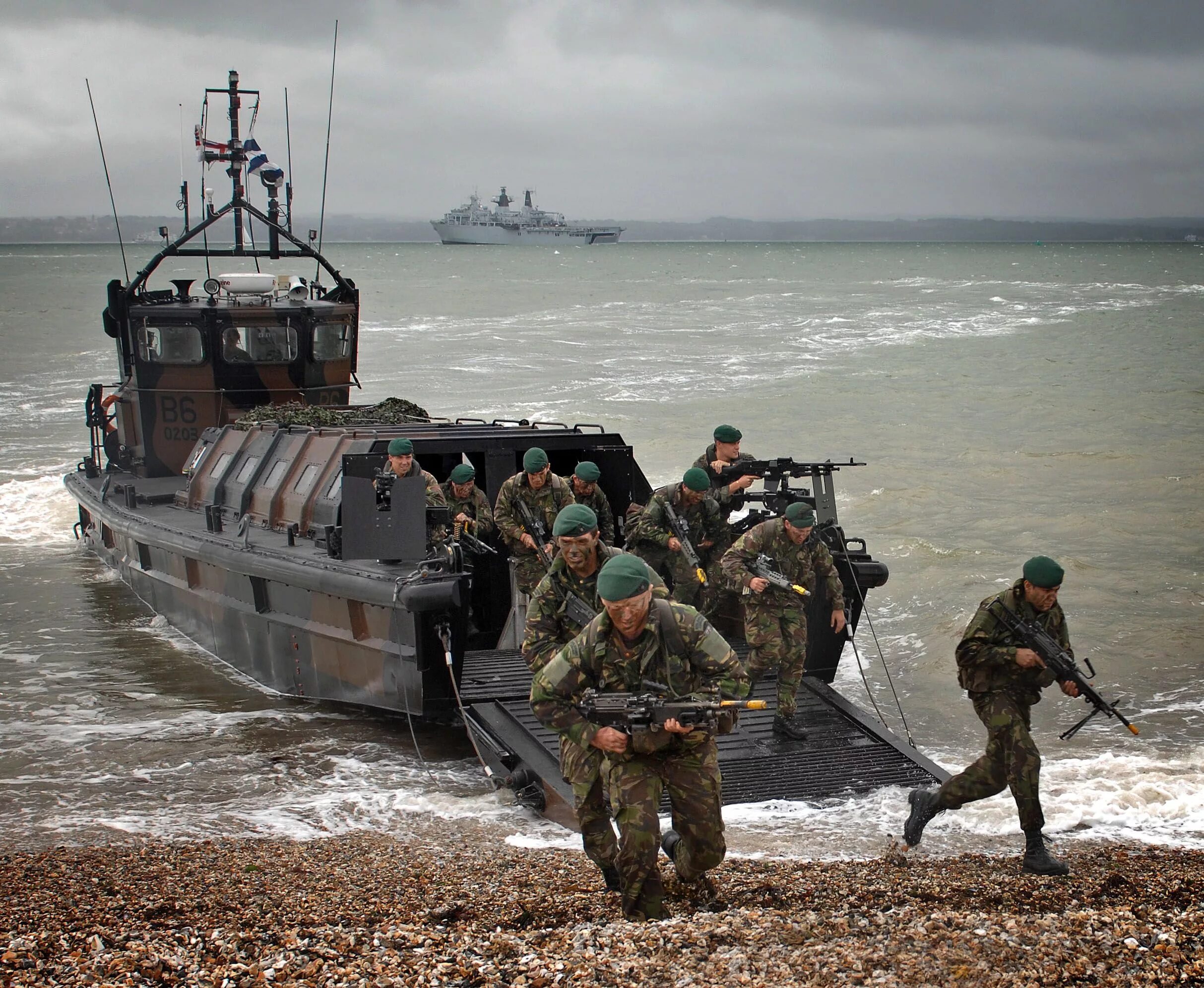 Морская пехота ВМФ РФ. Десантирование морской пехоты РФ. LCVP mk5. Десант морской пехоты РФ. Высадка на корабль