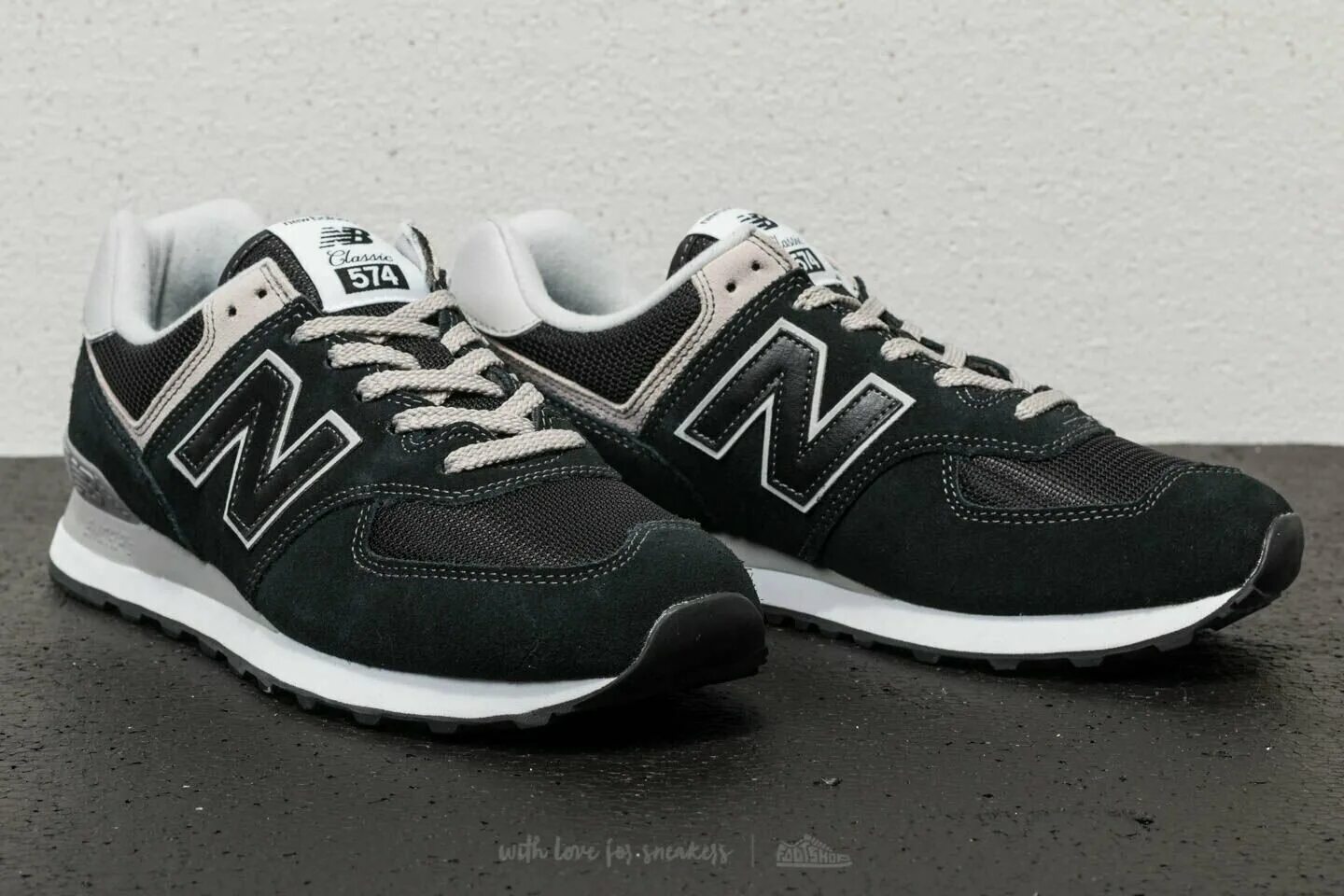 New balance черно белые