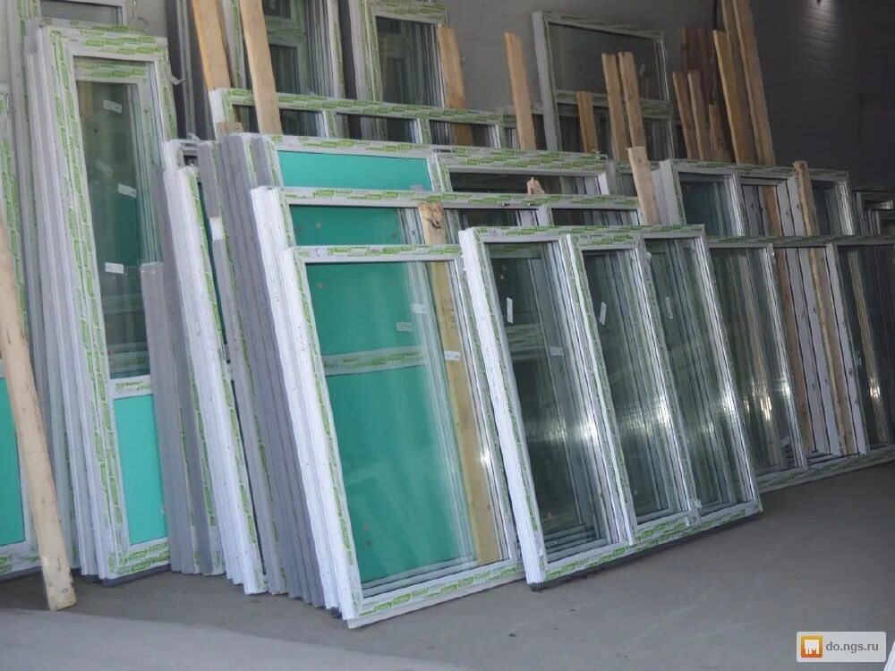 окна рехау москва завод окон. окна пласт. пластиковые окна завод рехау. цех по производству пластиковых окон. сборщик окон пвх.