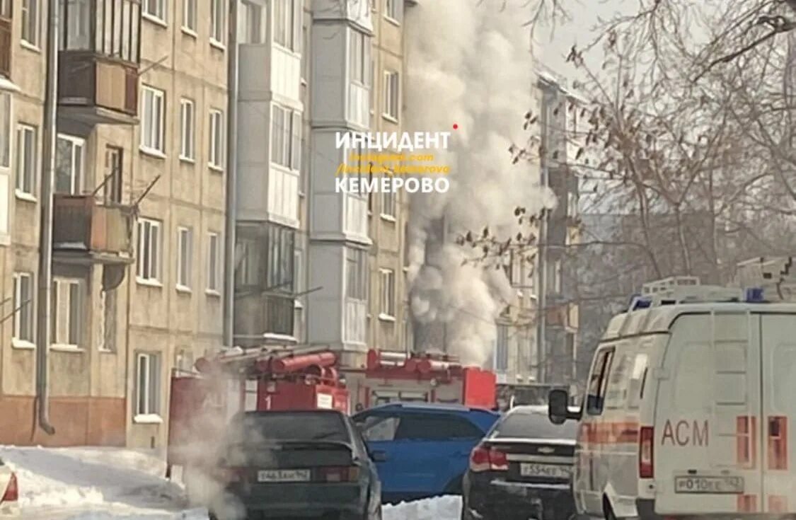 Пожар в кемерово сейчас 1 час назад. Пожар в кемерово на ул мичурина. пожар кемерово мичурина 116. крупный пожар произошёл в кемерове на мичурина. пожар в кемерово на мичурина 61.