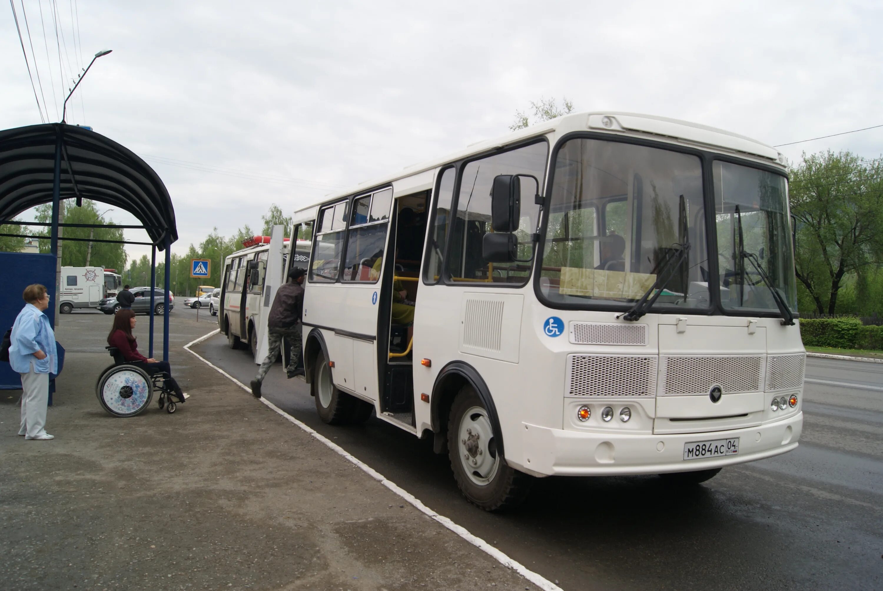 Аэропорт горно алтайск автобусы. Автобус Горно-Алтайск. Автовокзал Горно-Алтайск. Автобус Икарус Горно-Алтайск. Автобусы в Горно Алтайске.