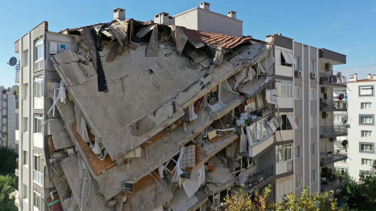 Когда будет сильное землетрясение. Измир Турция землетрясение 2020. Землетрясение в Стамбуле 1999. Землетрясение в Турции 30.10.2020. Измир землетрясение 1999.