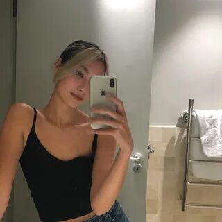 Adeline Rudolph Sexy (14 Photos) .