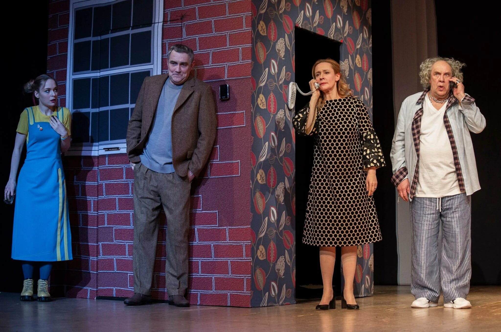 У каждого свои недостатки спектакль. У каждого свои недостатки спектакль киров. У каждого свои недостатки спектакль. У каждого свои недостатки театр. У каждого свои недостатки спектакль актеры спб.