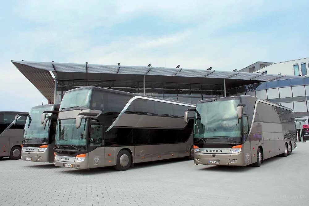 Пассажирский автобус Неоплан. Неоплан аэропорт. Neoplan Mercedes Setra. Туристические автобусы автопарк. Междугородные перевозки автобусами