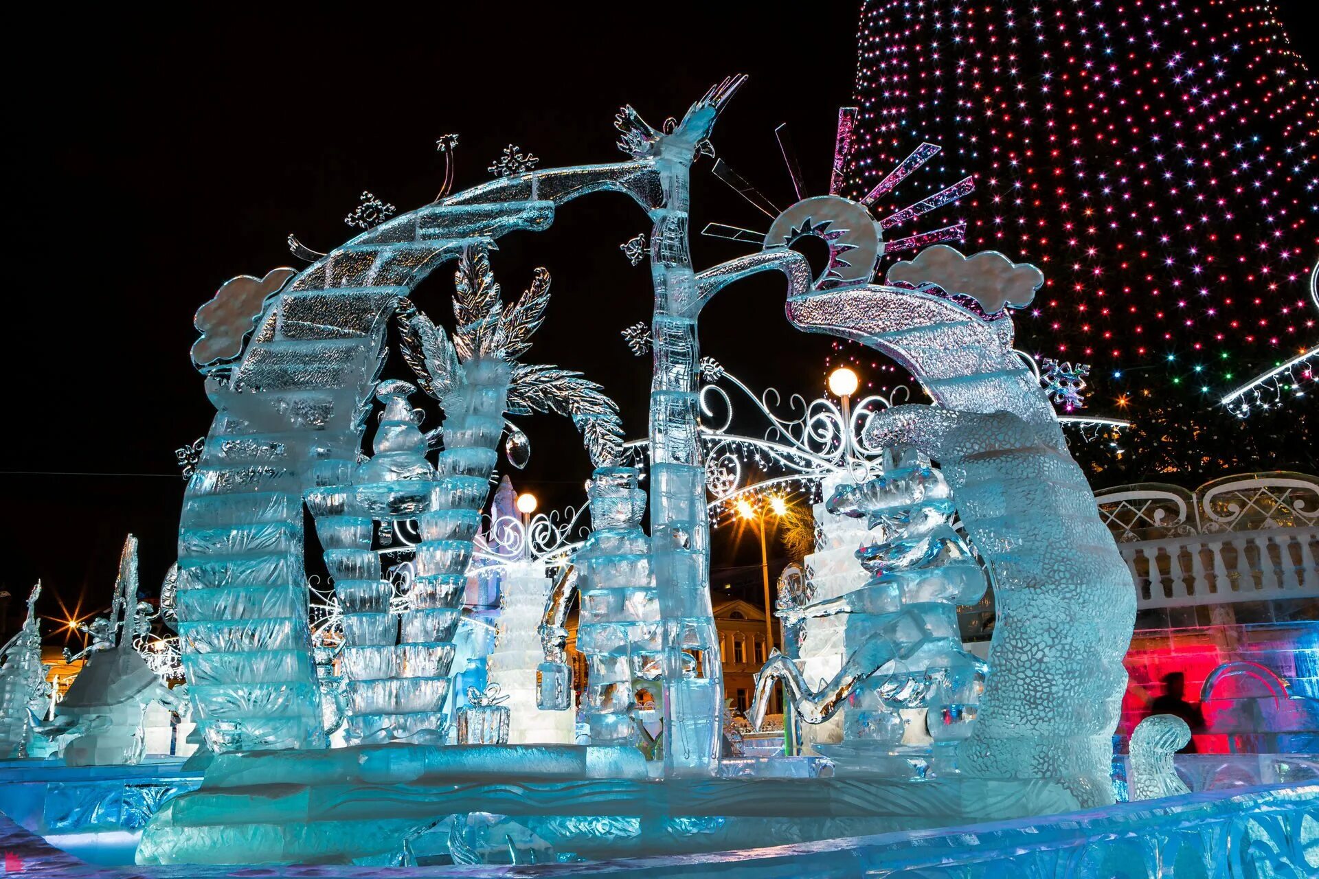 ледниковый город. ледниковый город. ледяной городок новосибирск. ледяной город 1905 года екатеринбург. губкинский ледовый городок в тюмени.