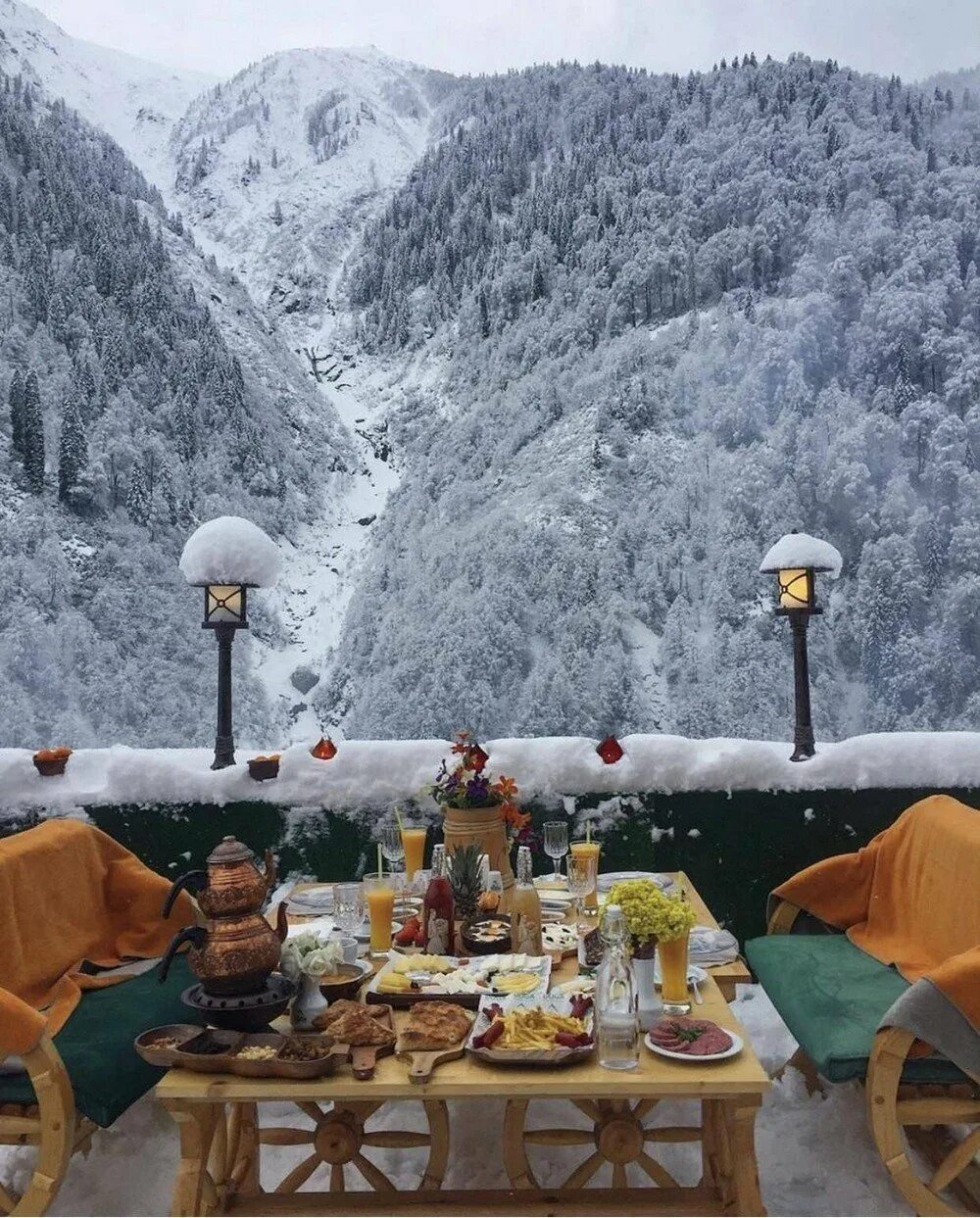 Турция Ayder Rize зимой. Новый год в горах. Завтрак в горах. Отель в горах. Завтрак зимой фото