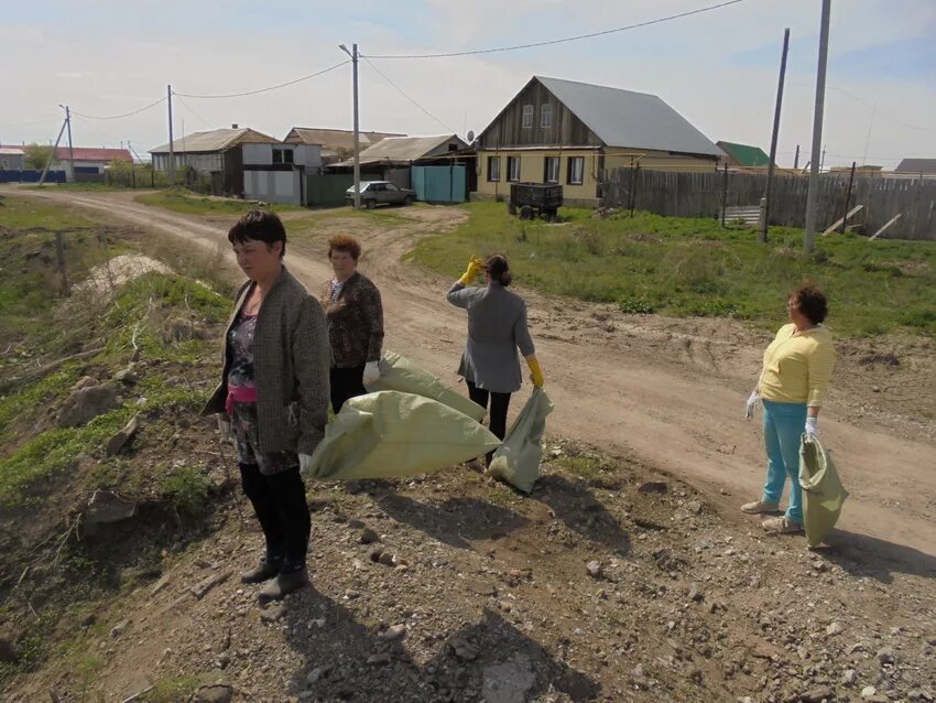 П красноярский оренбургская. Оренбургская область Кваркенский район село Зеленодольск. Кировск Оренбургская область Кваркенский район. Отдел культуры Кваркенского района. Посёлок Кировск Кваркенский район.