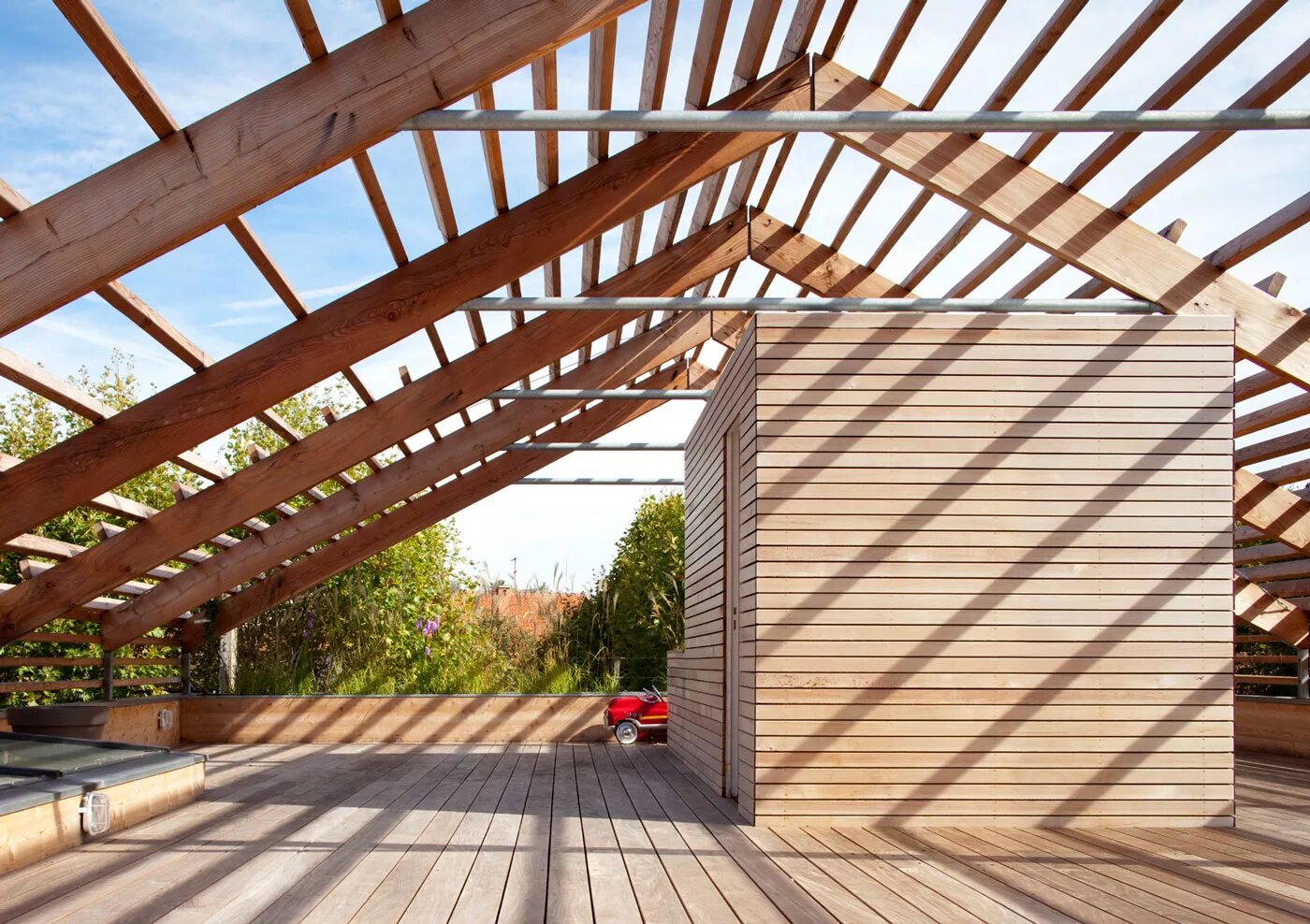 Терраса на кровле. Руф патио. Стропильная система террасы. Пергола патио маркиза терраса. Односкатная каркасная веранда.