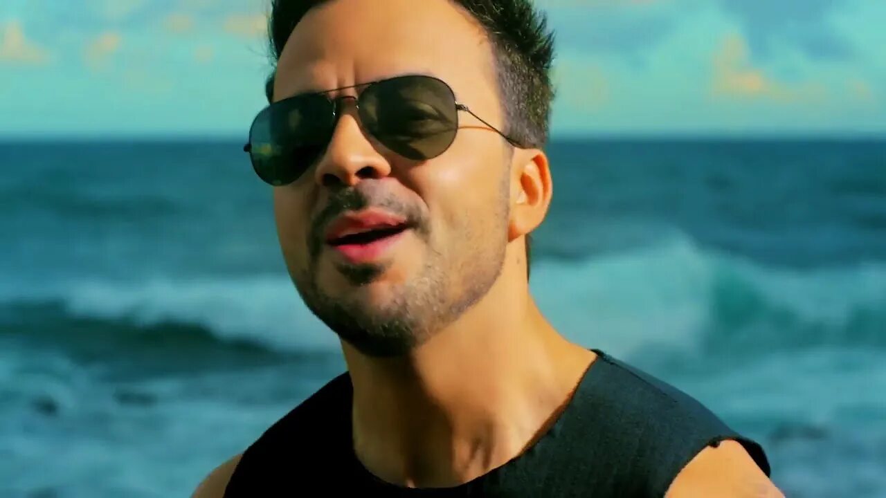 Музыкальные видеоклипы. Despacito луис фонси. Луиса фонси дэдди янки. Музыкальная фотосессия. Niletto и клава кока.