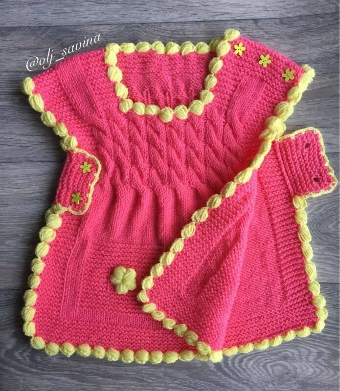 Жилетка для девочки 5 лет спицами. Вязаный жилет для девочки. Вязаные детские жилетки для девочек. Вязаные жилетки для девочек 3 лет. Вязанная желетуа дл девочки.