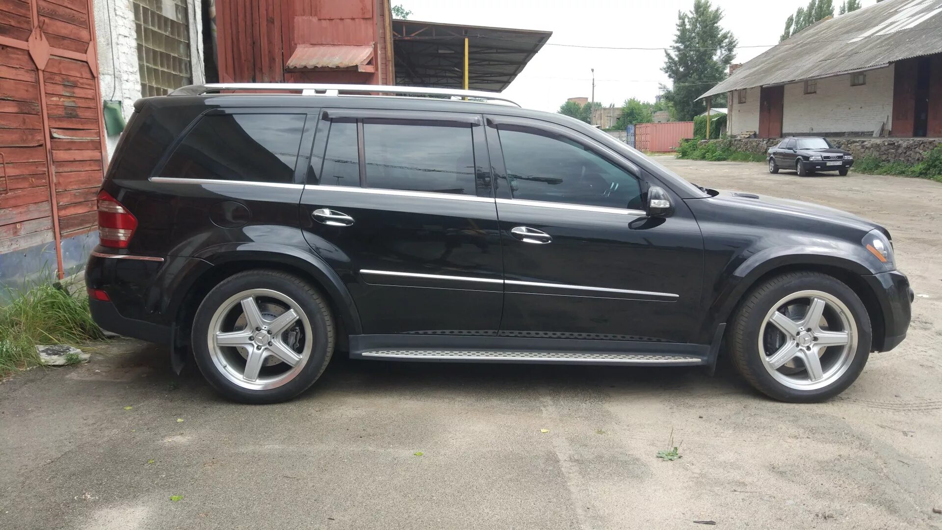 Диски gl 164. Диски gl 164 amg. gl w164 amg. mercedes w164 gl диски. gl 500 r21.