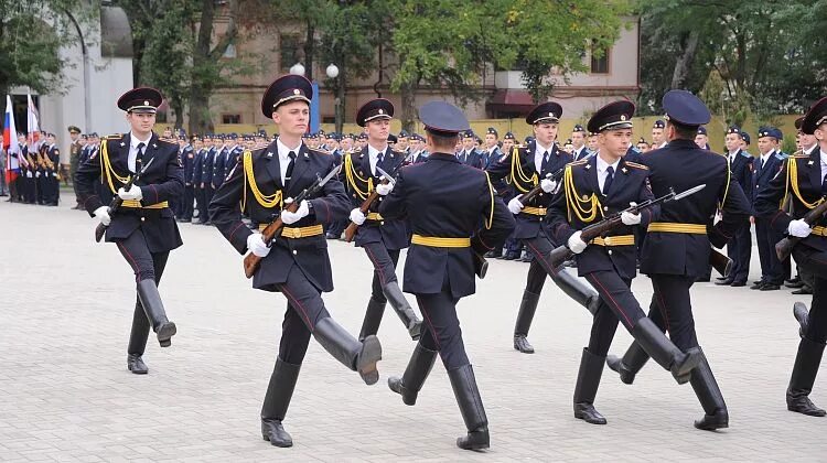 Сайт краснодарского президентского училища. Краснодарское кадетское училище офицеры. Кадетское училище в Краснодаре для мальчиков. Марш кадетов. Кадетская школа Краснодар для мальчиков.