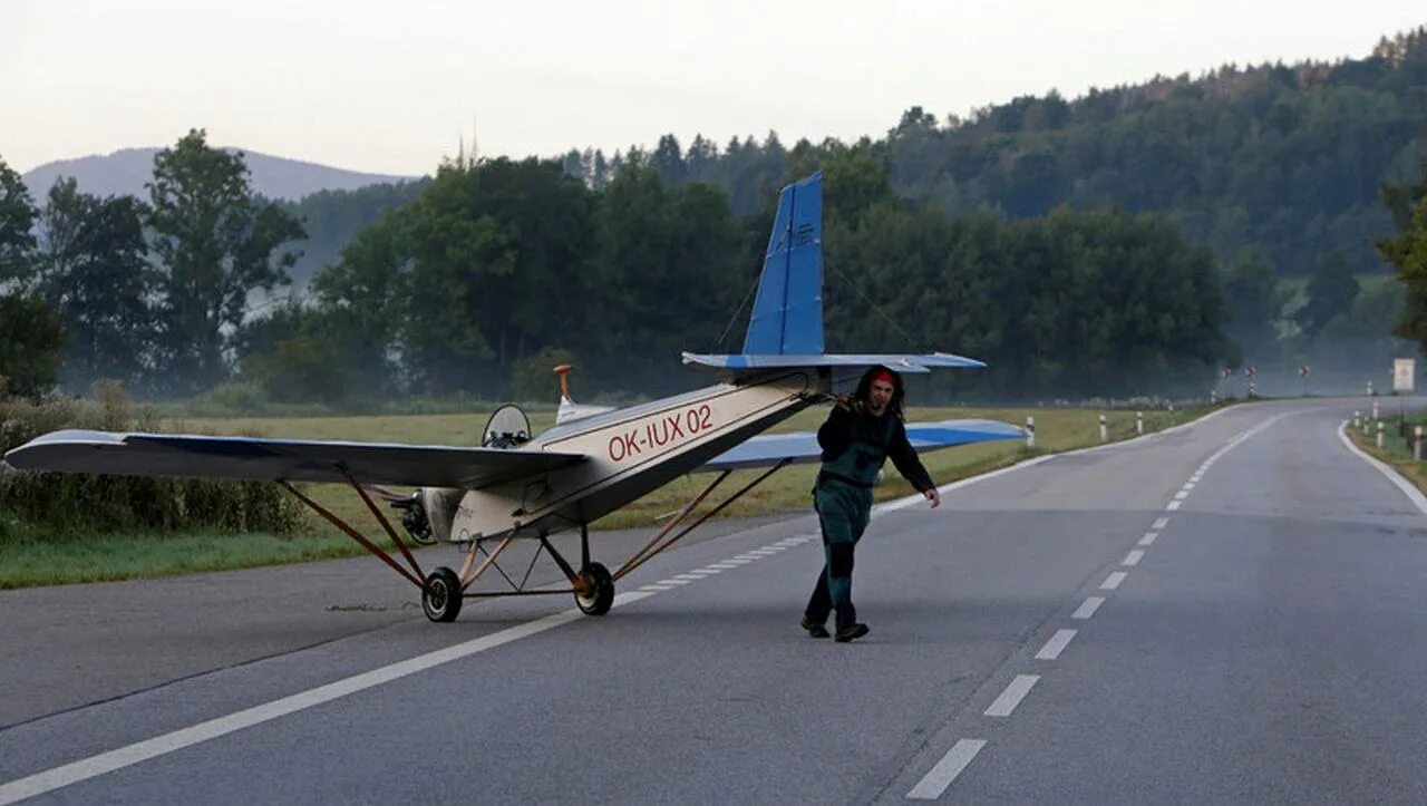 Изготовленные самолеты. Биплан лм-2 из потолочки. Изготовленные самолеты. Самоделки самолеты. Самодельный радиоуправляемый самолет.