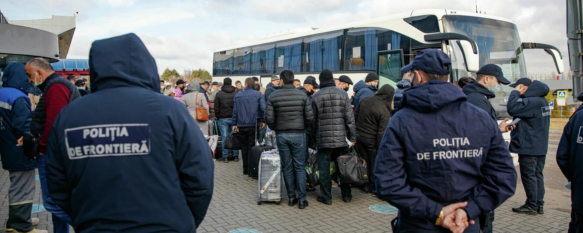 Режим ЧП В Молдове. Полиция в аэропорту. Задержание в аэропорту.