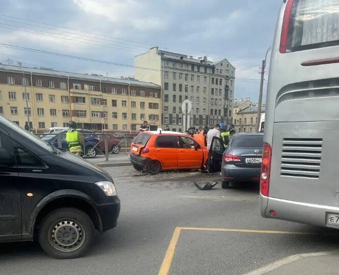 Авария на Обводном канале СПБ. ДТП ЧП Санкт-Петербург 15.08.2022. ЧП Санк. Авария на Обводном канале сегодня. Первая передача 24.03 2024