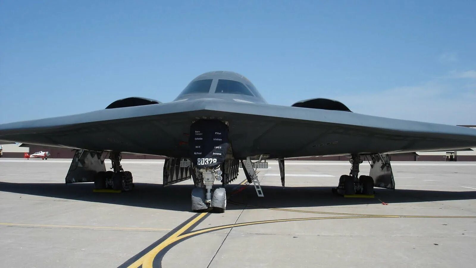 Kc 10a самолет. B-2 spirit stealth bomber. B-2 spirit: стелс-бомбардировщик. Ту-160 vs b-1 lancer. Стелс самолет b2.