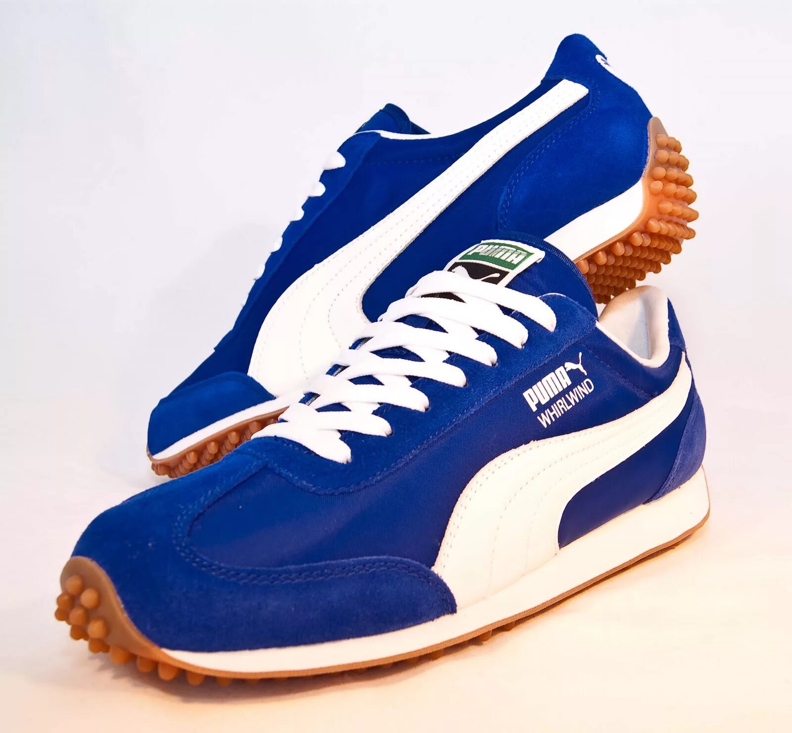 Ретро кроссовки купить. Puma Whirlwind бело синие. Puma Retro Shoes '2000. Puma Retro Whirlwind. Puma snickers.