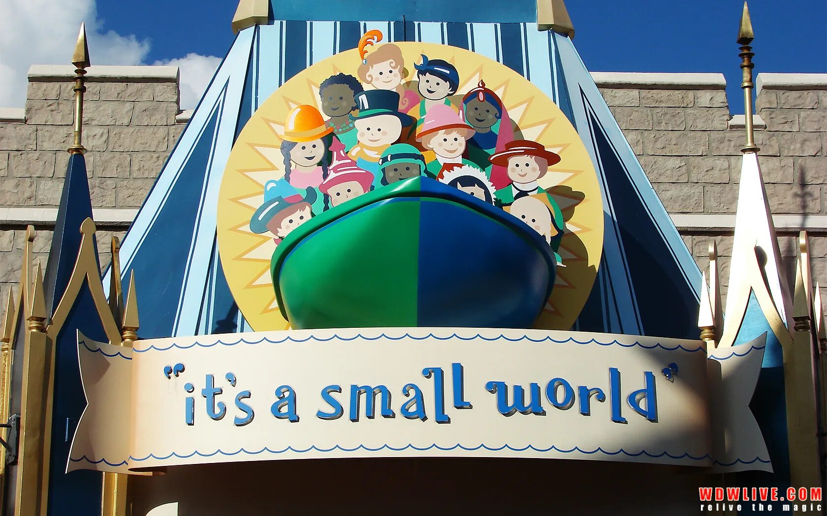 It's a small World Disney. Its a small World Disneyland. Этот маленький мир Диснейленд. Диснейленд аттракцион маленький мир. This is small world