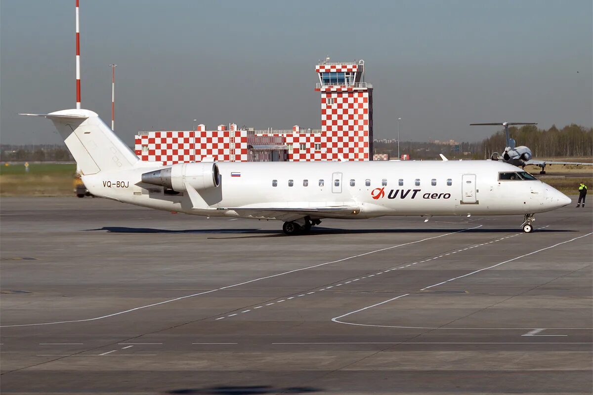 Canadair CRJ 200. Canadair Regional Jet 200. Bombardier crj200. Canadair CRJ 200 ЮВТ. Самолет canadair crj 200