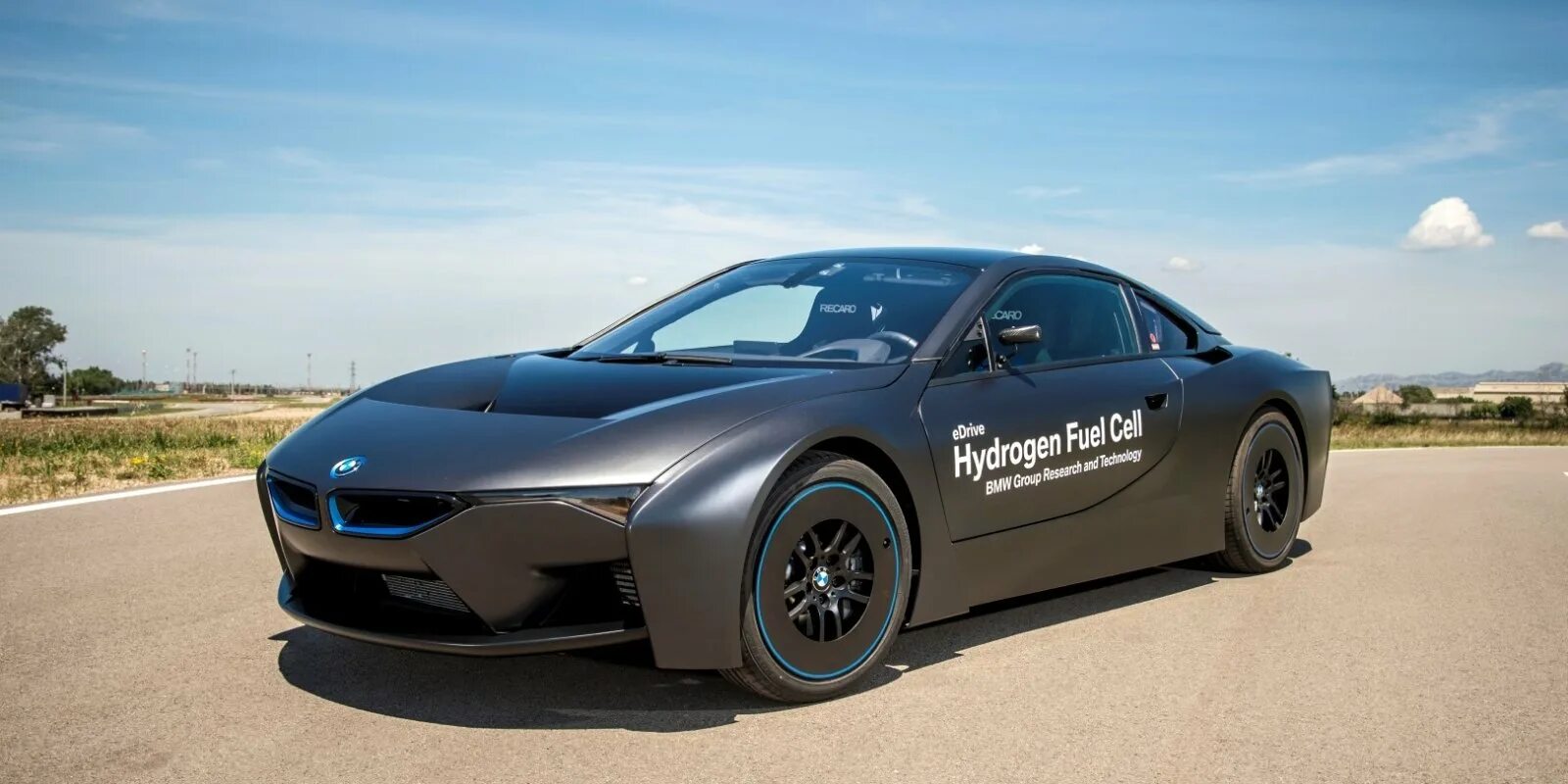 Водородные авто. BMW i8 hydrogen. BMW i8 hydrogen fuel. BMW i8 hydrogen fuel Cell. BMW i8 прототип.