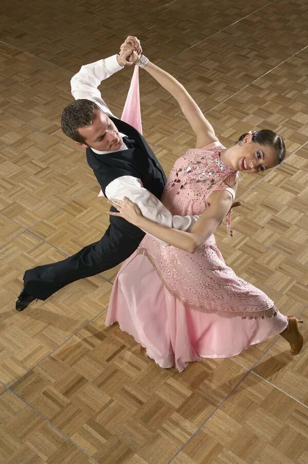 Бальные танцы румба. Фокстрот танец начало 20 века. Сообщение о любом виде танца. Истории бальников. Истории бальников.