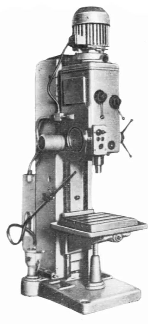 Вертикально сверлильные станки характеристики. 2н135 вертикально-сверлильный станок. 2м135 сверлильный станок. Сверлильный станок 2т140.