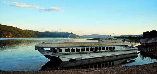 Ракета на енисее красноярск. Ракета на енисее красноярск. Теплоход ракета красноярск дивногорск. Заря 343р красноярск теплоход. Старые фотографии дивногорска.