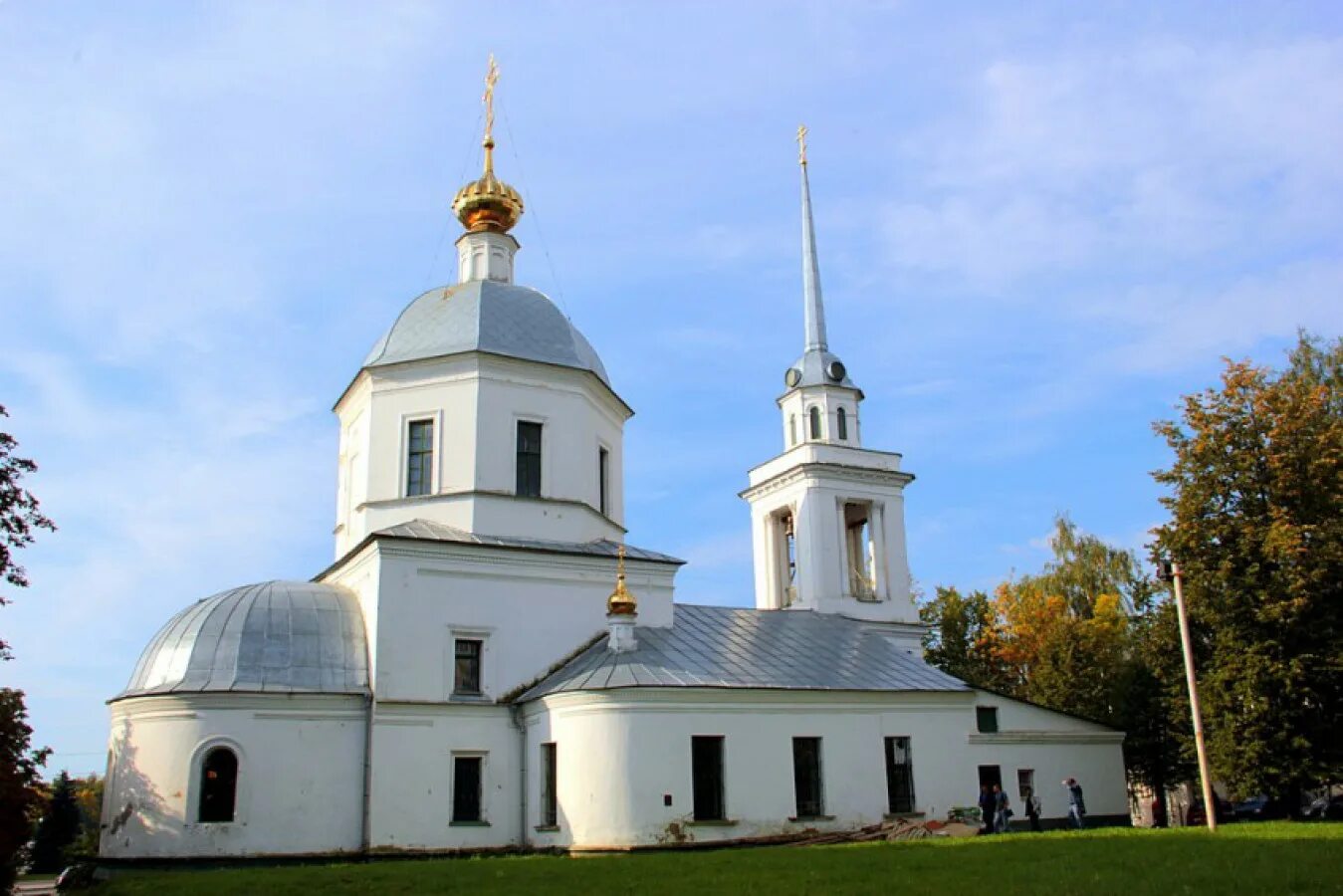 Церковь воскресения христова (трёх исповедников) в твери. Церковь трех исповедников тверь. Храм воскресения христова тверь. Церковь трех исповедников тверь. Воскресенская церковь тверь.