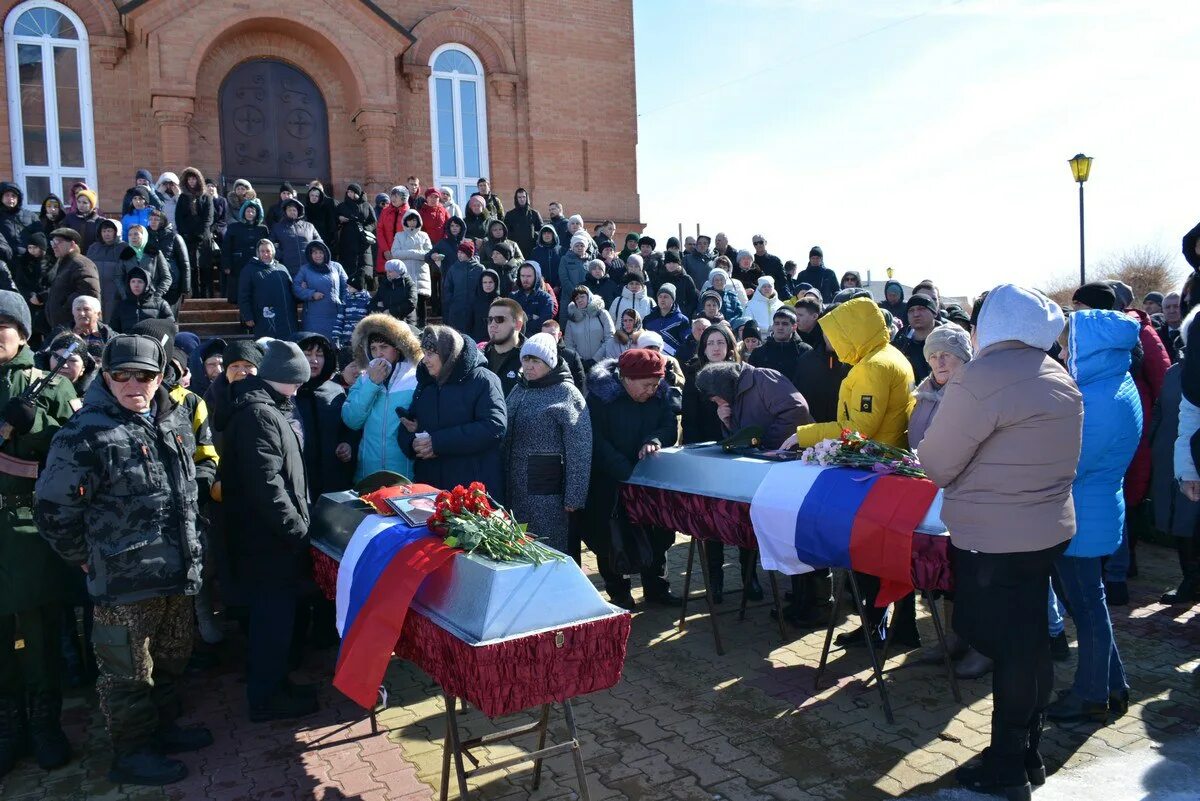 Сводка сво 15.03. Похороны военнослужащего. В Оренбурге простились с погибшим. Похороны погибших на Украине 2023.